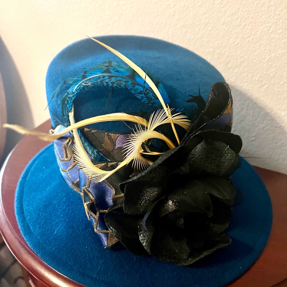 Fleur de Paris Abstract Teal Cher hat. Worn one time..